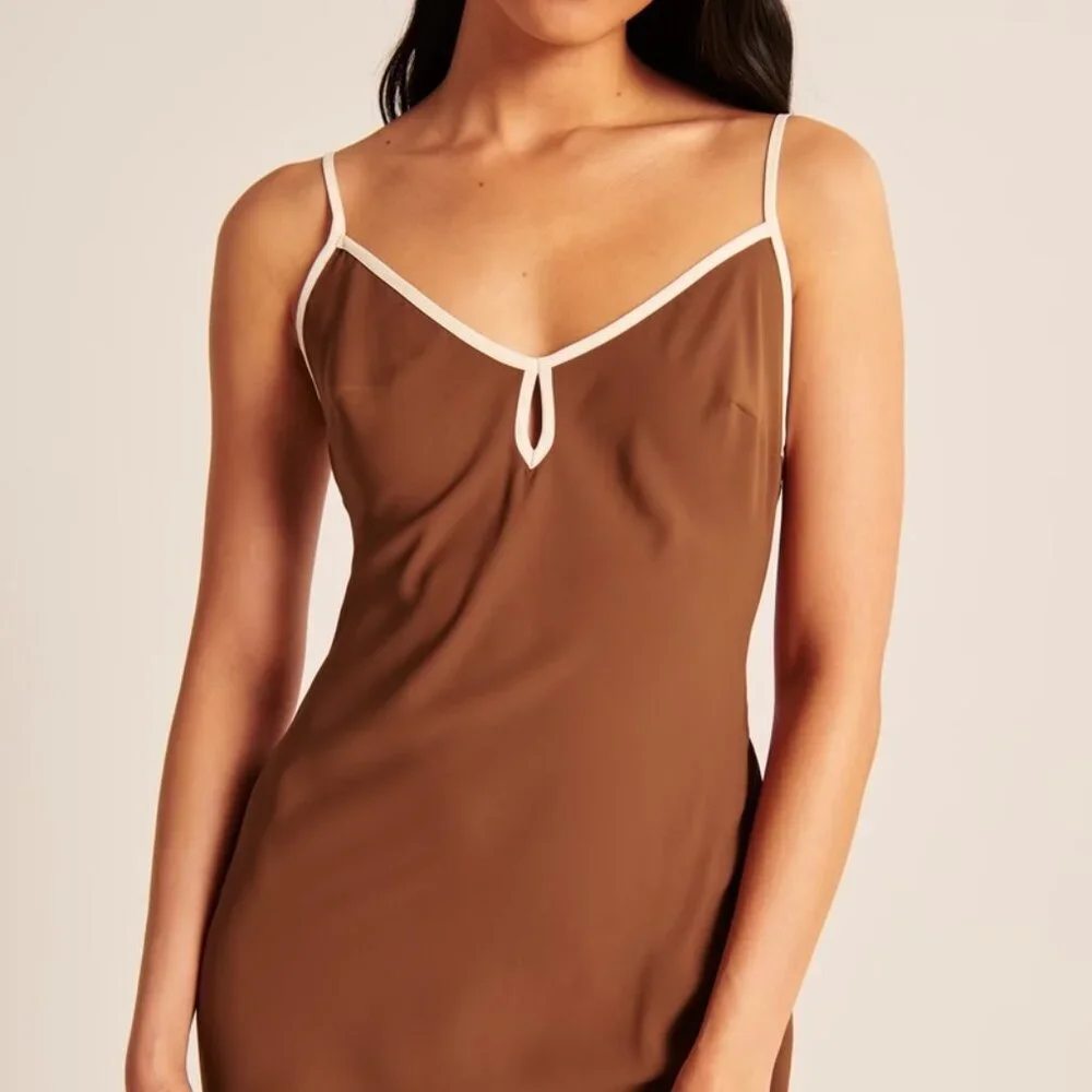 Abercrombie & Fitch NWT Keyhole Slip Maxi Dress in Brown size Large Tall